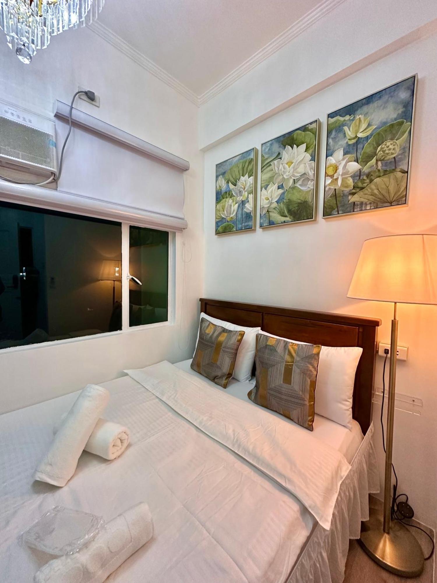 Studio Two Condominium, Alabang - Gold Fiber Wi-Fi -Netflix Ready Muntinlupa City Экстерьер фото