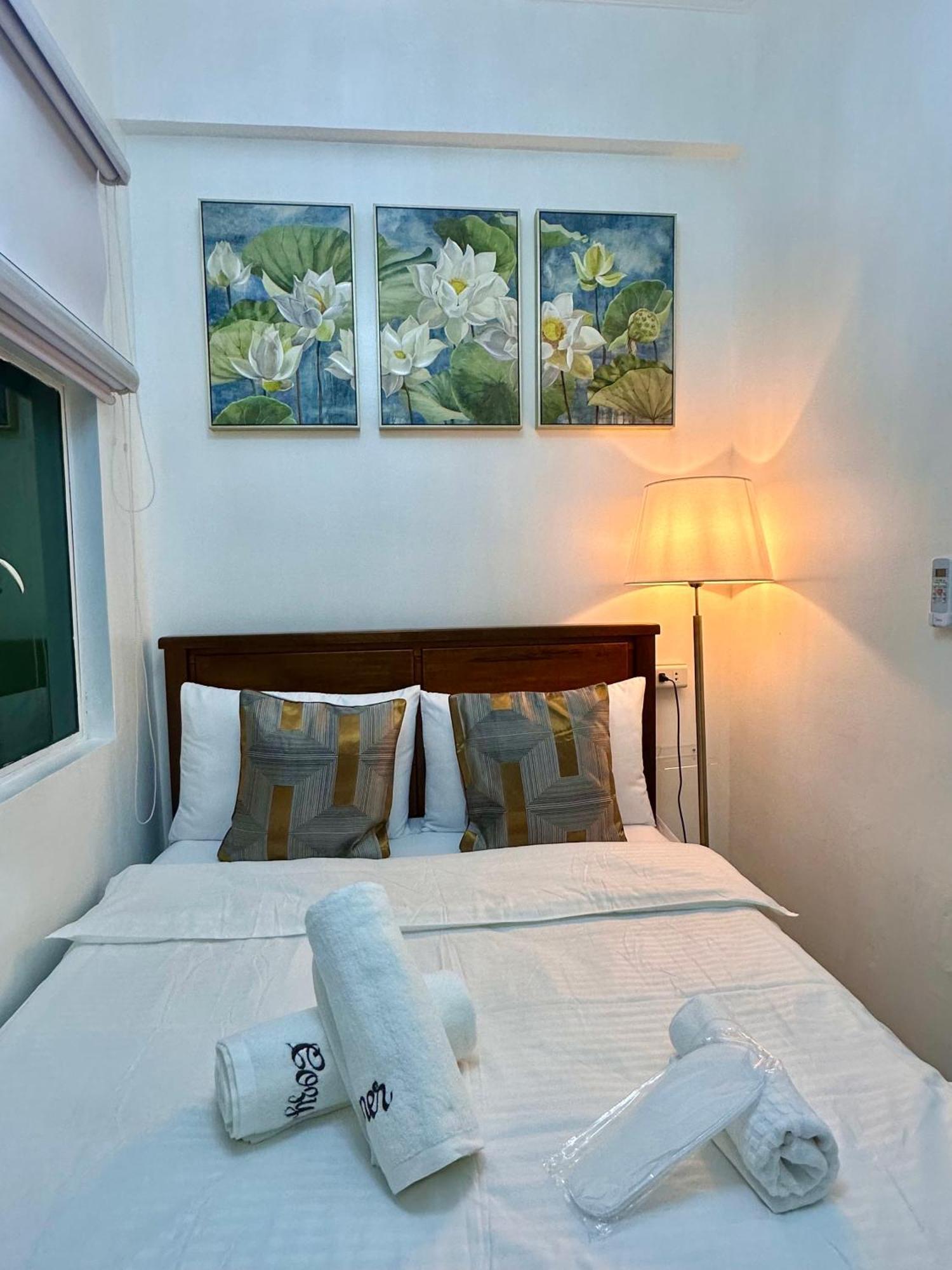 Studio Two Condominium, Alabang - Gold Fiber Wi-Fi -Netflix Ready Muntinlupa City Экстерьер фото